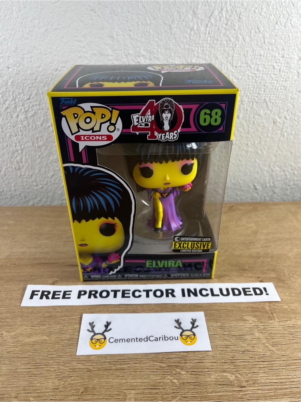 Elvira Black Light Funko Pop #68 Entertainment Earth Exclusive Vaulted MINT